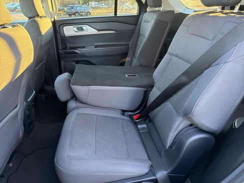 Used 2025 Ford Explorer Active image 17
