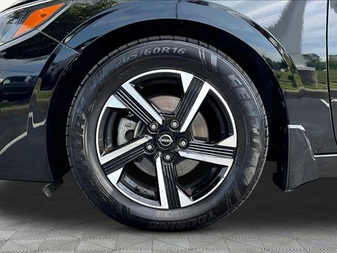 Used 2024 Nissan Sentra SV FWD image 34