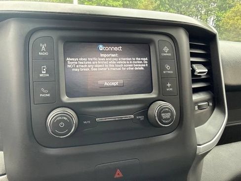 Used 2022 RAM 1500 Big Horn AWD/4WD image 34