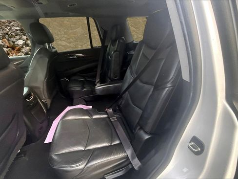 Used 2019 Cadillac Escalade Luxury image 23