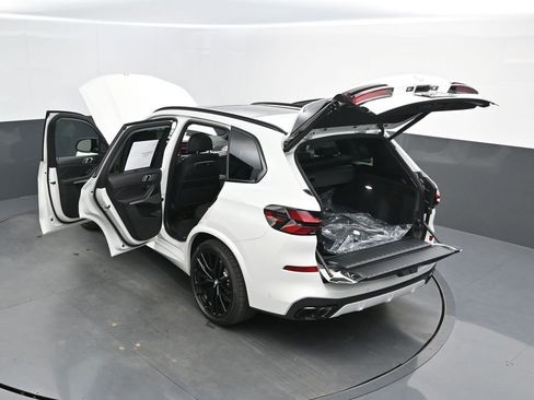New 2026 BMW X5 M60i image 60