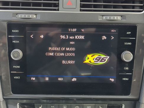 Used 2018 Volkswagen Golf S image 22