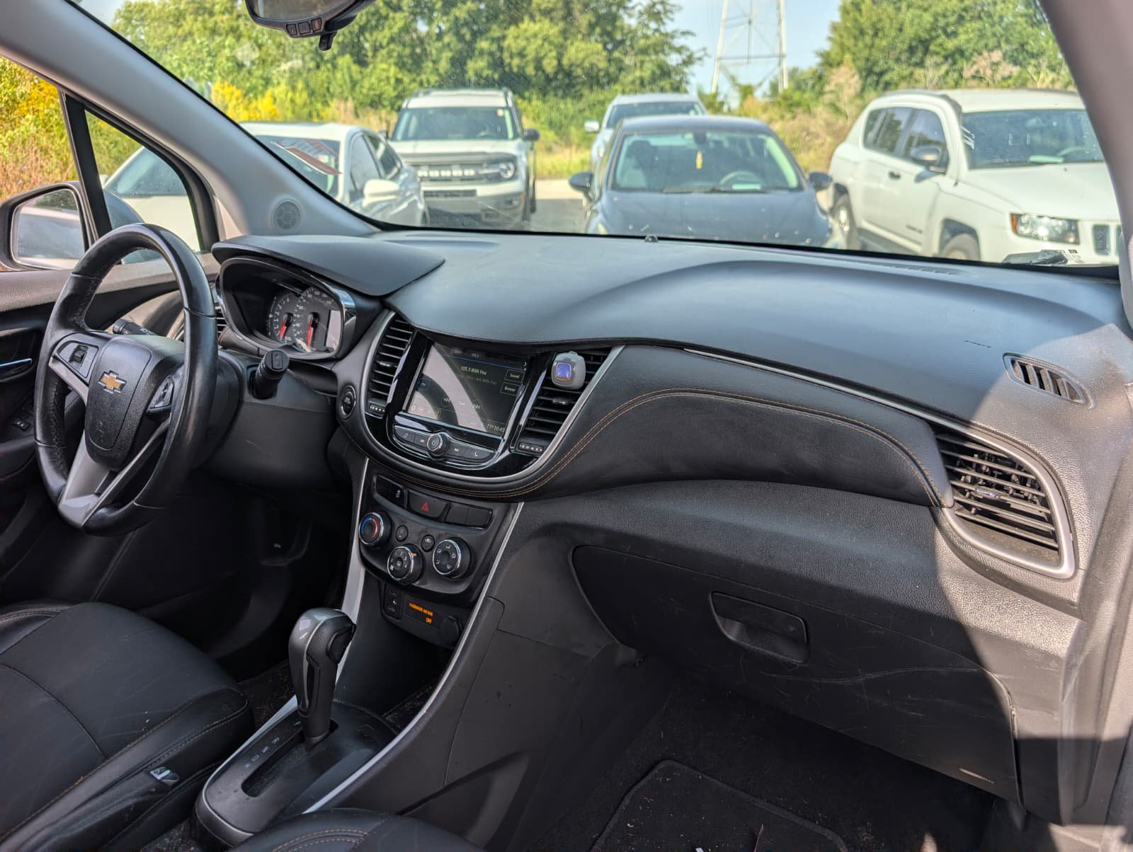 Used 2019 Chevrolet Trax LT w/ LT Convenience Package AWD/4WD image 32