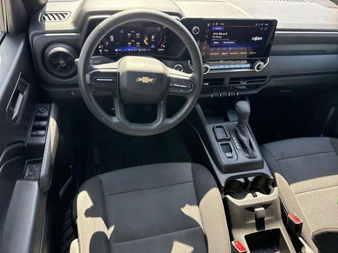 Used 2023 Chevrolet Colorado W/T image 17