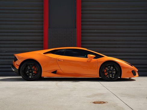 Used 2019 Lamborghini Huracan LP 580-2 image 8