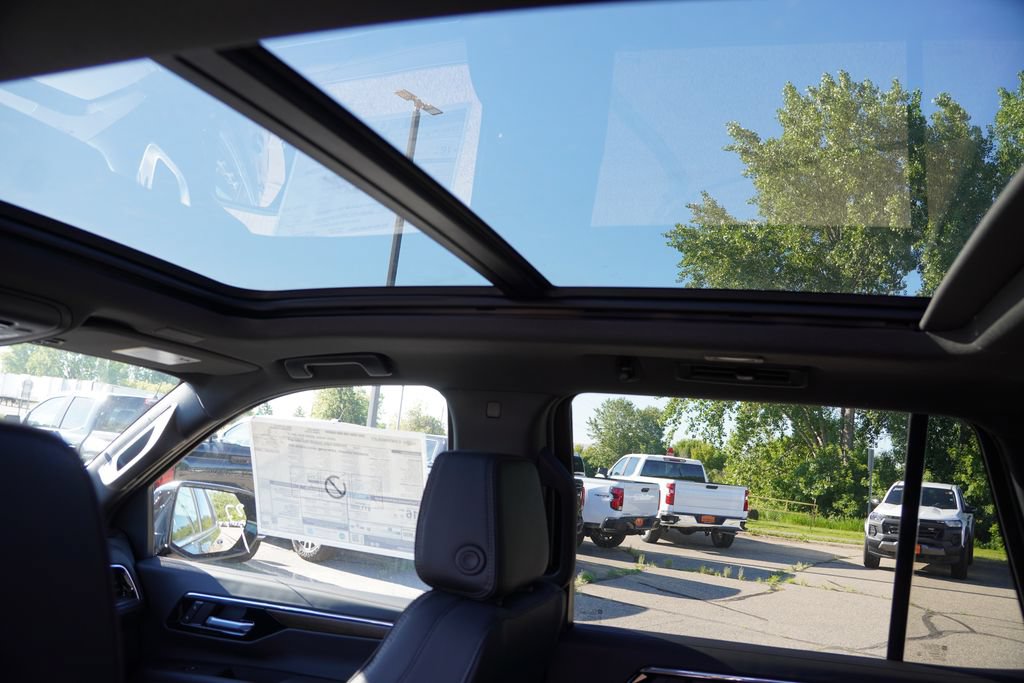 New 2026 Chevrolet Tahoe High Country AWD/4WD image 14