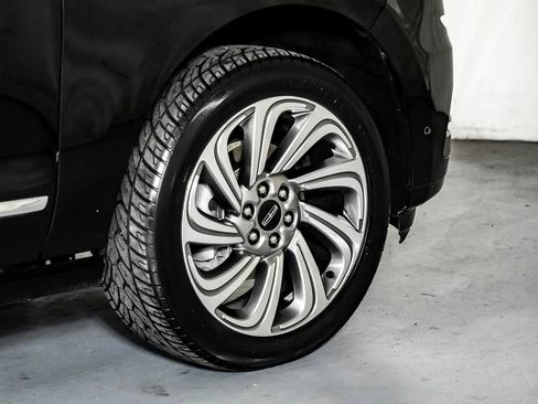 Used 2024 Lincoln Navigator Reserve image 57