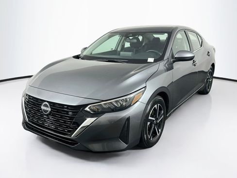 Used 2025 Nissan Sentra SV FWD image 3