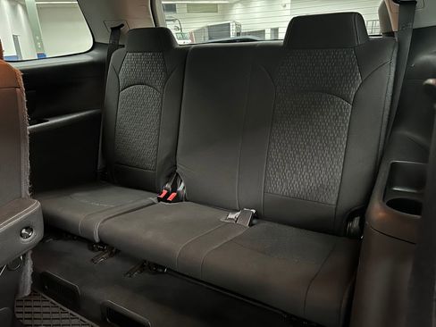 Used 2016 GMC Acadia SLE FWD image 24