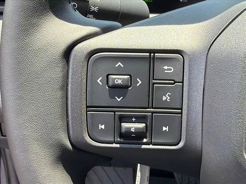 Used 2026 Toyota RAV4 SE w/ Convenience Package AWD/4WD image 25