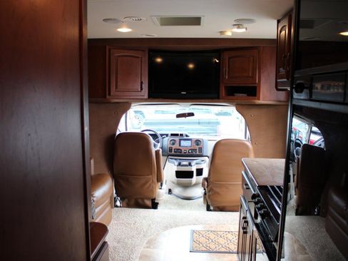 Used 2013 Ford E-450 and Econoline 450 Super Duty w/ Motorhome Prep Pkg image 31