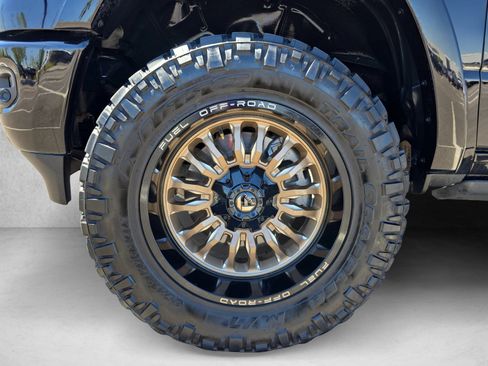 Used 2024 RAM 1500 Limited AWD/4WD image 9