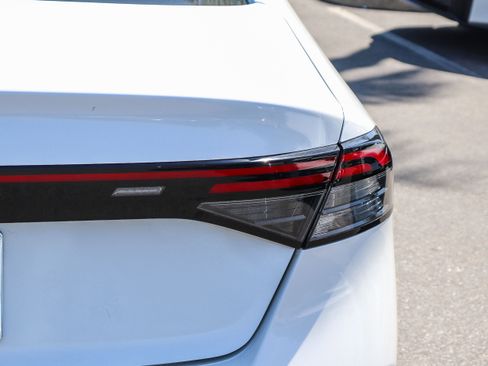 Certified 2024 Honda Accord EX image 9