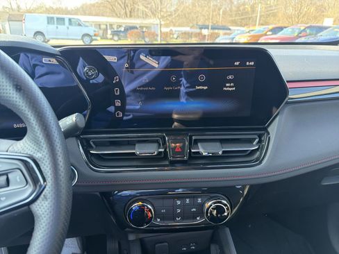 Used 2025 Chevrolet TrailBlazer RS w/ Driver Confidence Package image 11