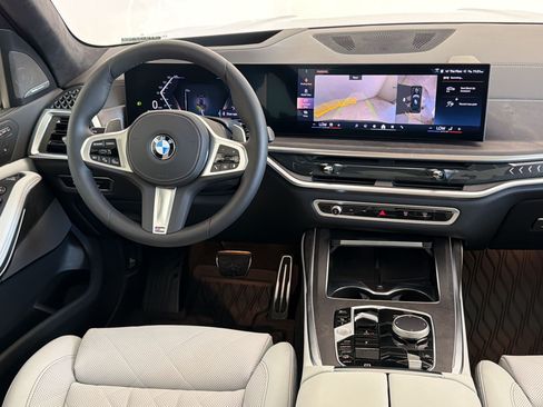 Used 2026 BMW X7 xDrive40i w/ M Sport Package AWD/4WD image 28