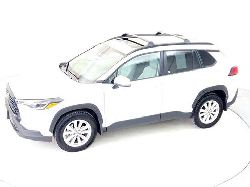 Certified 2023 Toyota Corolla Cross LE image 15