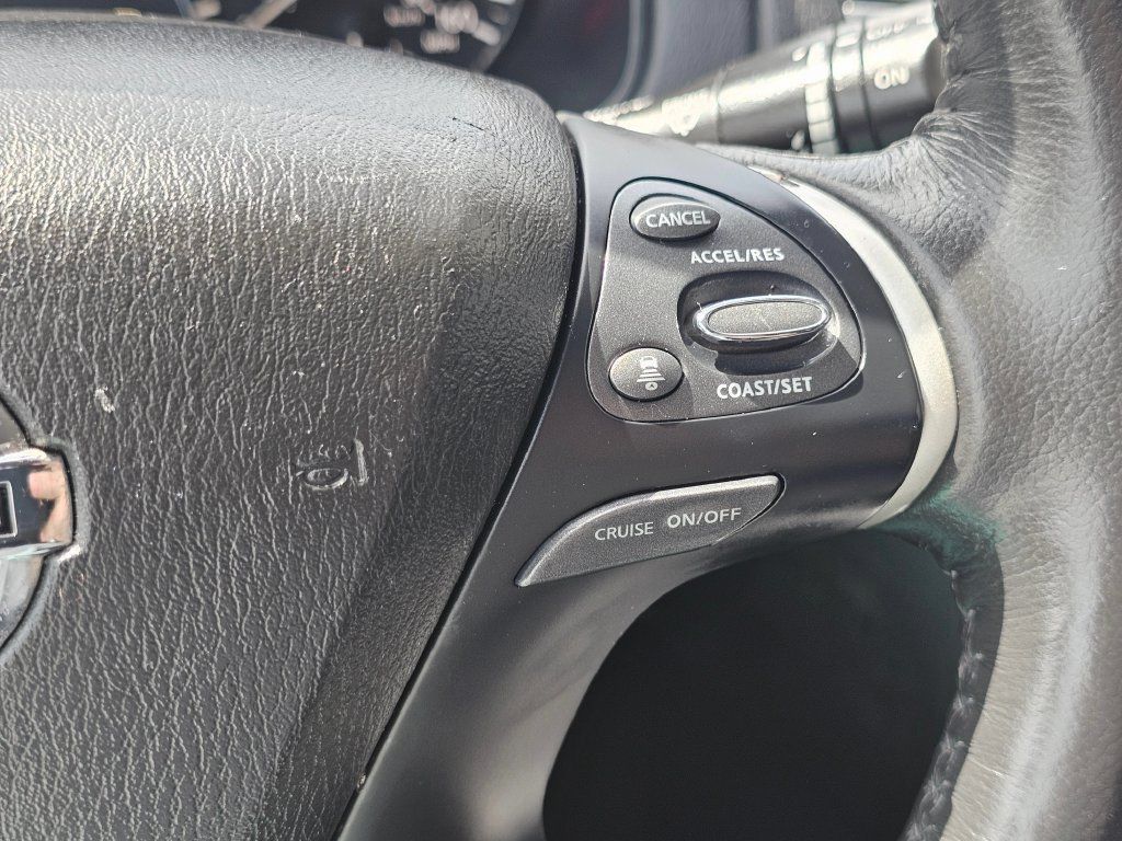 Used 2020 Nissan Pathfinder SL AWD/4WD image 29