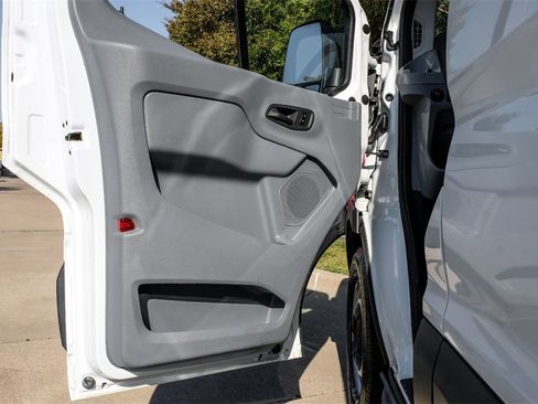 Used 2016 Ford Transit 350 XL image 38