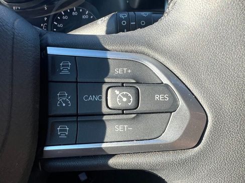 Certified 2025 Jeep Compass Limited AWD/4WD image 11