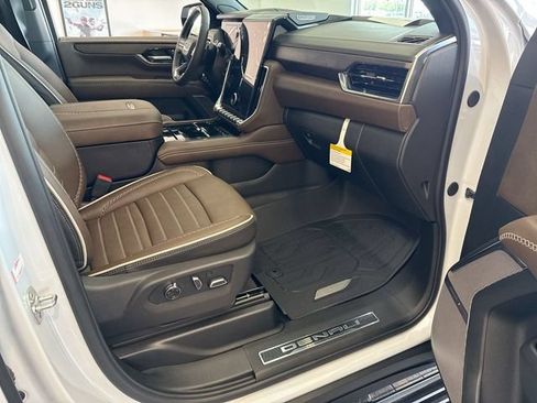 New 2026 GMC Yukon XL Denali Ultimate AWD/4WD image 17