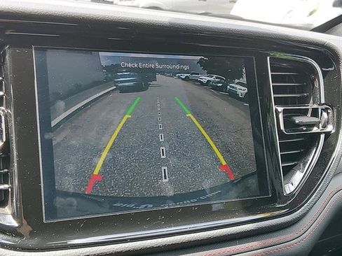 Used 2025 Dodge Durango GT RWD image 15
