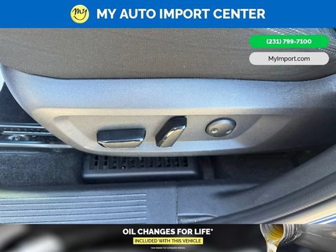 Used 2023 Nissan Rogue SV AWD/4WD image 9