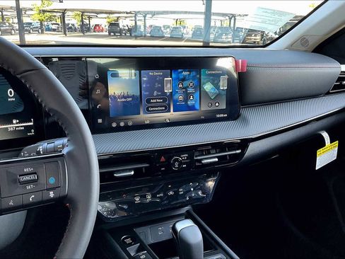 New 2026 Nissan Kicks SR image 6