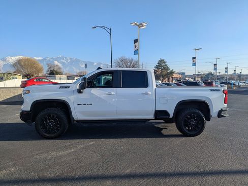 Used 2025 Chevrolet Silverado 3500 LT w/ Trail Boss Package image 8
