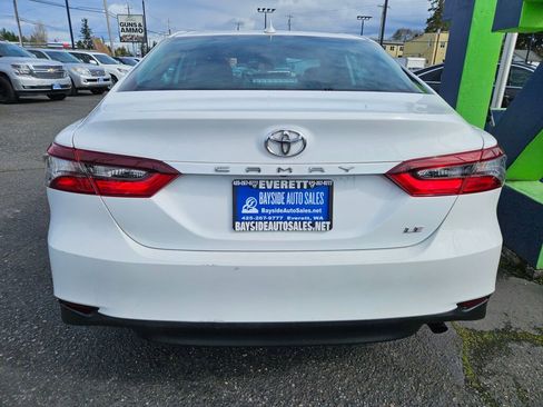 Used 2024 Toyota Camry LE image 4