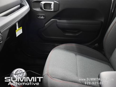 New 2026 Jeep Wrangler Unlimited Rubicon AWD/4WD image 12