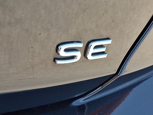 Used 2024 Volkswagen Jetta SE FWD image 29