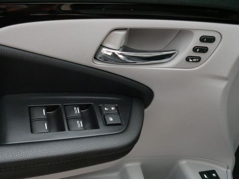 Used 2022 Honda Pilot Touring image 19
