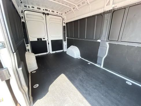 Used 2025 RAM ProMaster 2500 w/ Convenience Group FWD image 32