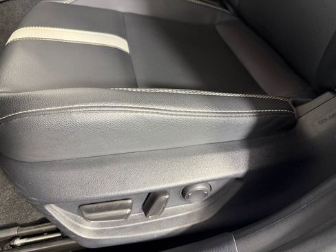 Used 2025 Toyota Camry SE image 21