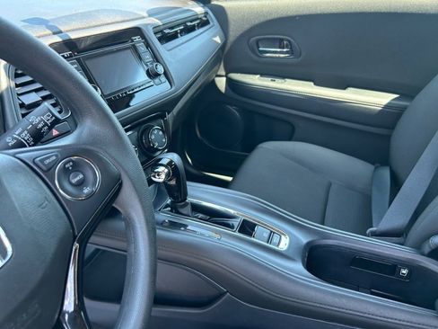 Used 2022 Honda HR-V LX image 23