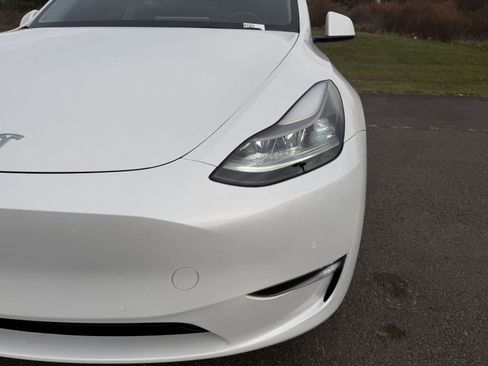Used 2022 Tesla Model Y Performance image 13