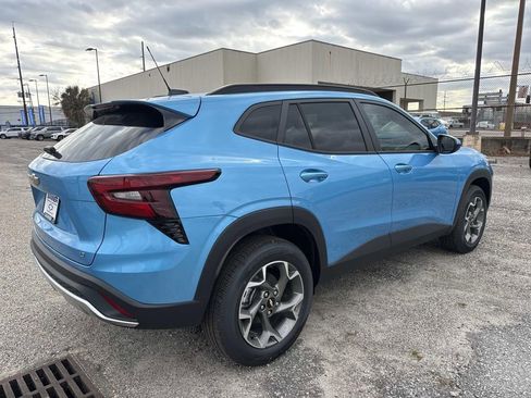 New 2026 Chevrolet Trax LT w/ Sunroof Package image 7