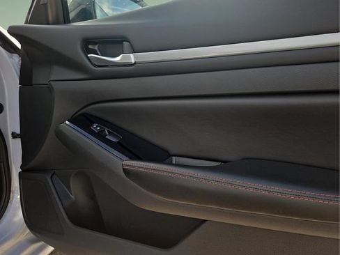 Used 2024 Nissan Altima 2.5 SR FWD image 14