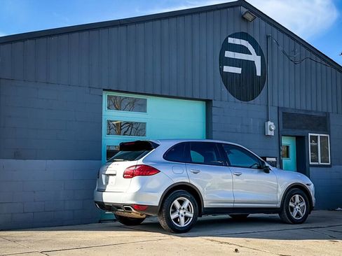 Used 2011 Porsche Cayenne S image 7