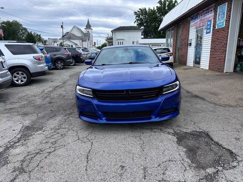 Used 2021 Dodge Charger SXT image 2