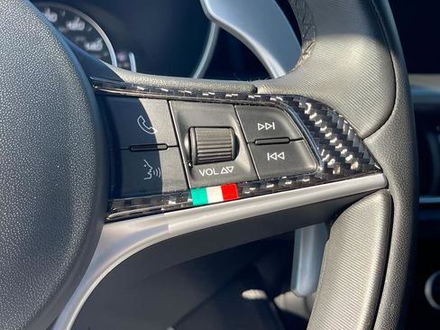 Used 2018 Alfa Romeo Stelvio Ti Sport image 27