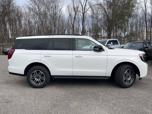 New 2026 Ford Expedition Active RWD image 2