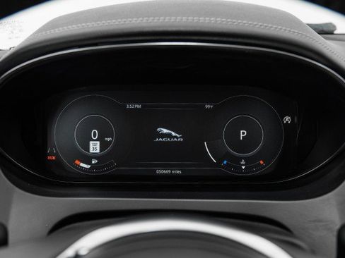 Used 2019 Jaguar E-PACE R-Dynamic SE image 17