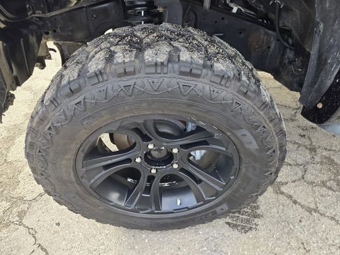 Used 2013 Toyota Tundra 4x4 CrewMax w/ TRD Off-Road Pkg image 28