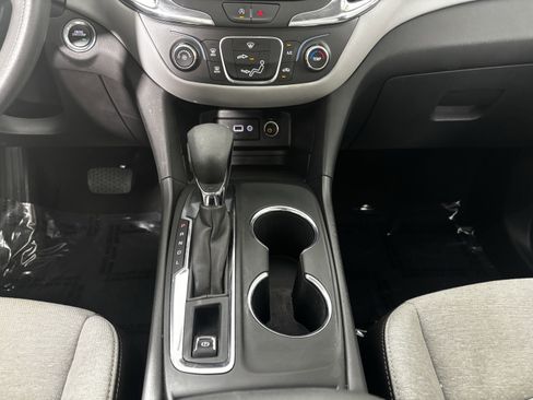 Used 2024 Chevrolet Equinox LS w/ LS Convenience Package image 25