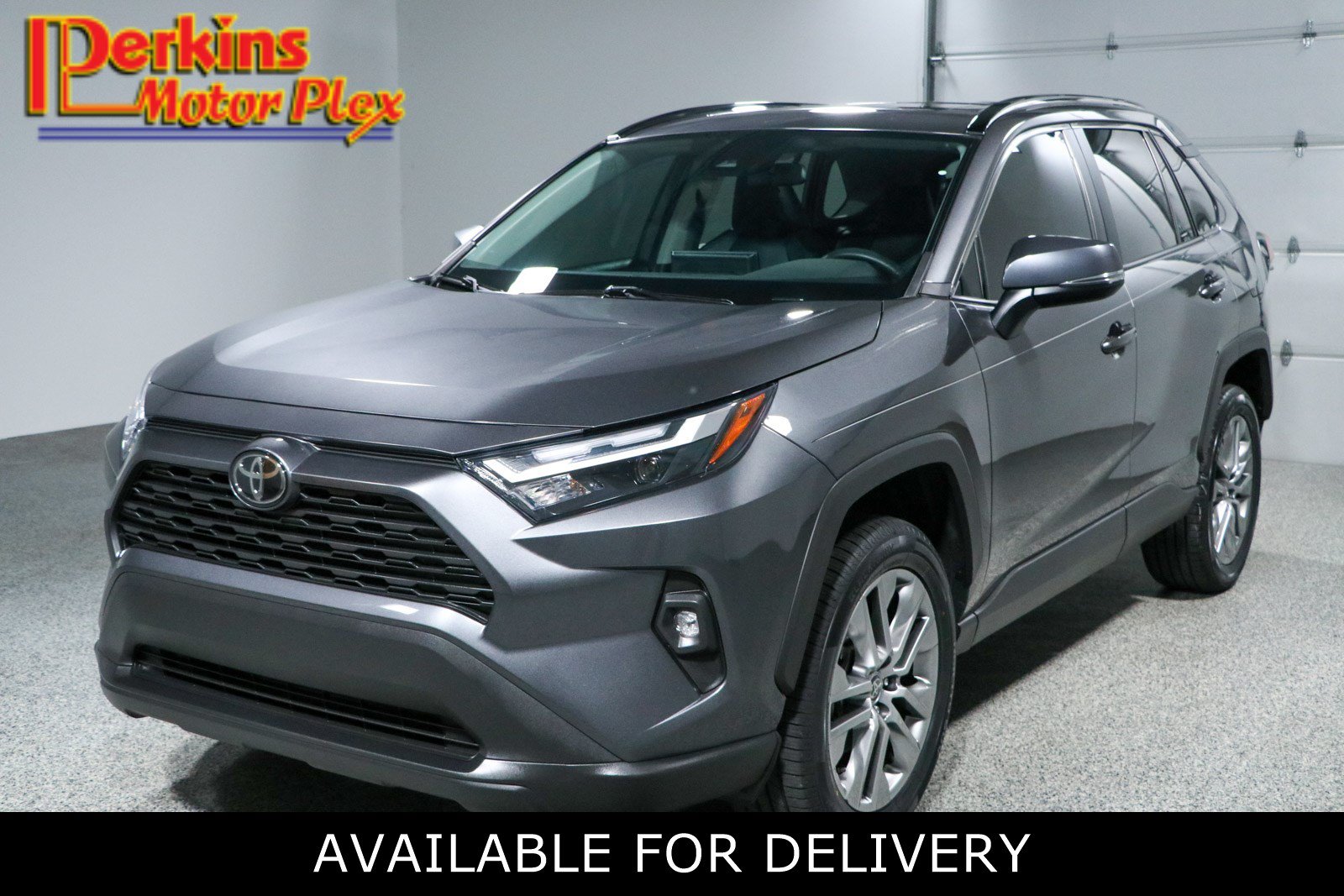 Used 2022 Toyota RAV4 XLE Premium FWD image 1