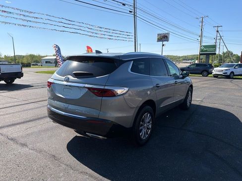 Used 2023 Buick Enclave Essence AWD/4WD image 5