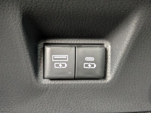 Used 2025 Toyota Camry SE w/ Multimedia Upgrade Package image 14