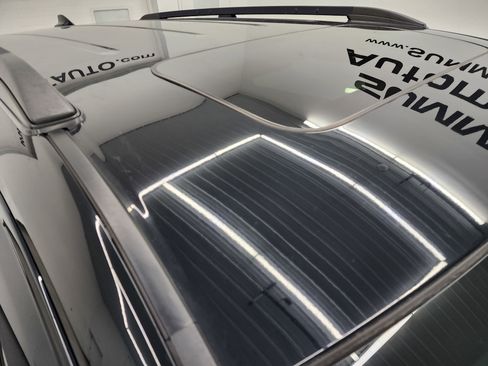 Used 2019 Honda Odyssey Elite image 4