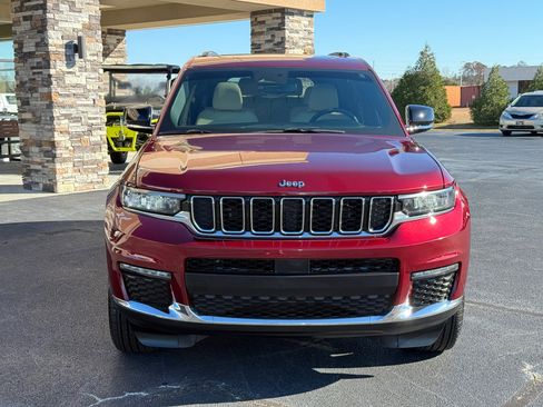 Used 2024 Jeep Grand Cherokee L Limited image 7